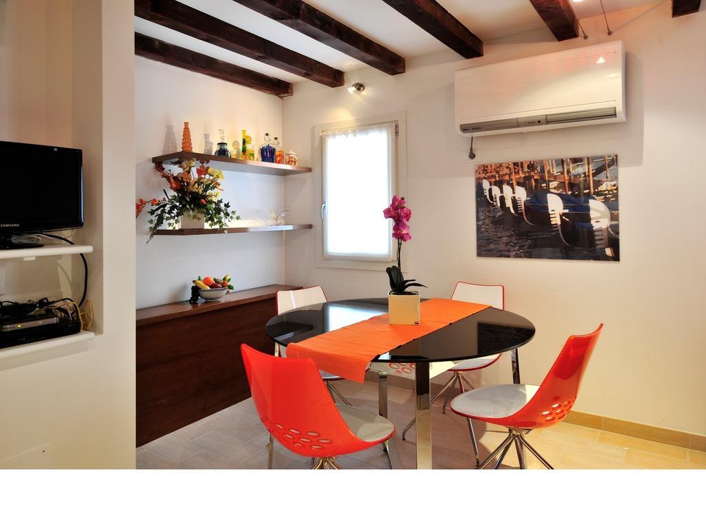 Palace La Vida Apartments By Wonderful Italy Венеция Екстериор снимка