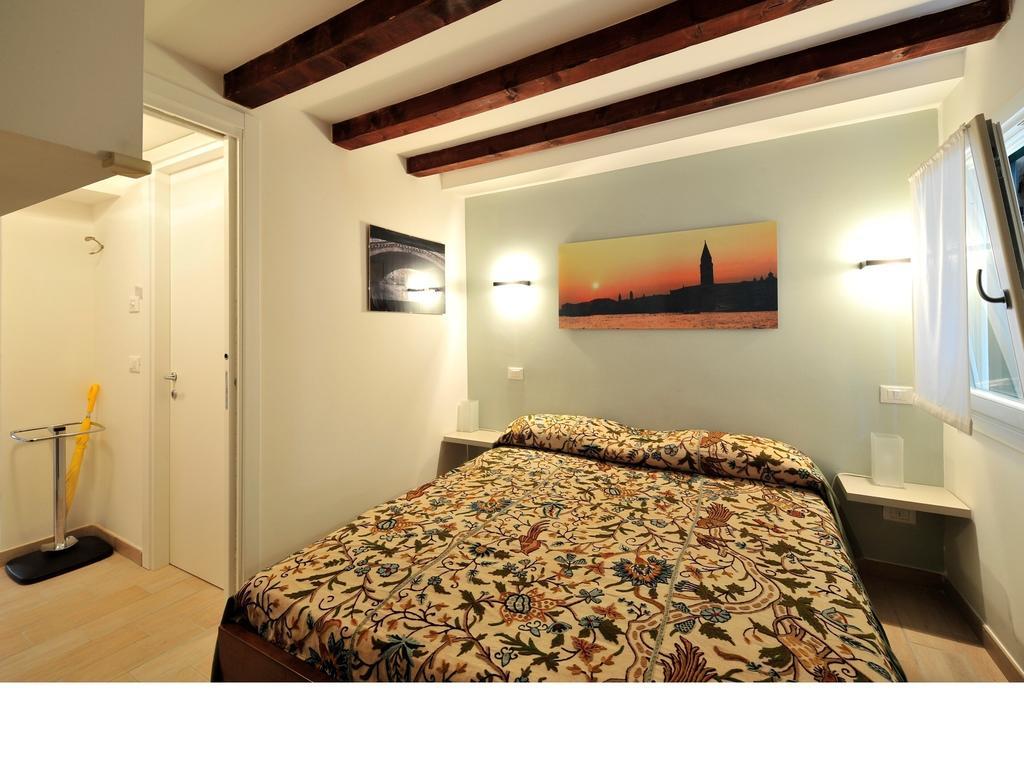 Palace La Vida Apartments By Wonderful Italy Венеция Екстериор снимка