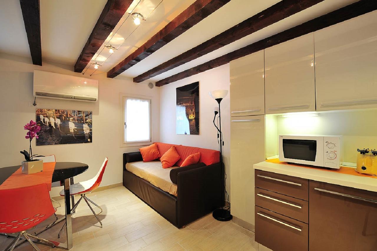Palace La Vida Apartments By Wonderful Italy Венеция Екстериор снимка